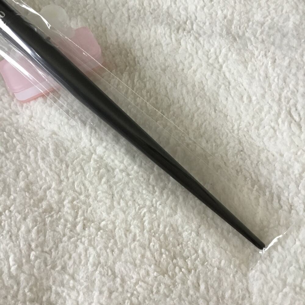 Kat Von D Lock-It Edge Concealer Black Brush - Picture 6 of 15